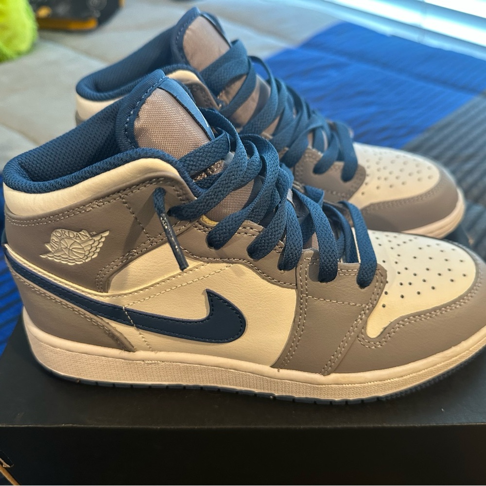 Jordan Air Mid GS in Cement Grey and White-True Blue